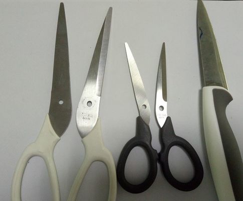 İki Renkli El Yapım Makinesi Dikey Çift Renkli Enjeksiyon Kalıplama Makinesi