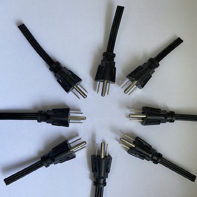 Elektrikli fişler üretme makinesi 55Ton C Tipi Enjeksiyon Kalıplama Makinesi