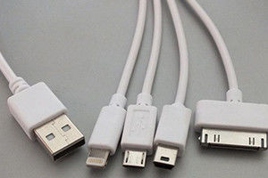 20 Ton Küçük Dikey Plastik Enjeksiyon Kalıplama Makinesi USB Kablosu için