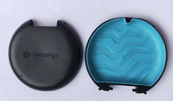 İki Renkli Kapaklı Plastik Yapma Makinesi Dikey Çift Renkli Enjeksiyon Makinesi