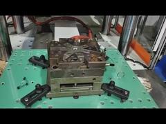 Kabin Hava Filtresi İçin Kullanılan 160Ton Dikey Tek Slayt Enjeksiyon Makinesi